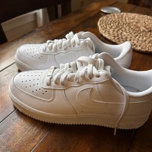NEW Nike Air Force 1 Women's 10 1/2